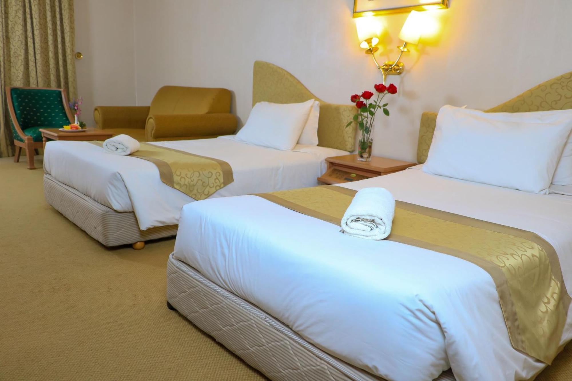 Merdeka Palace Hotel & Suites Kuching Exterior photo